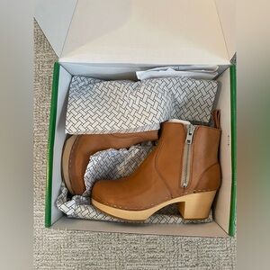 Swedish Hasbeens Zip it up Emy NIB!